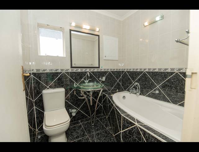 2 BEDROOM DUPLEX FOR SALE IN COTSWOLD